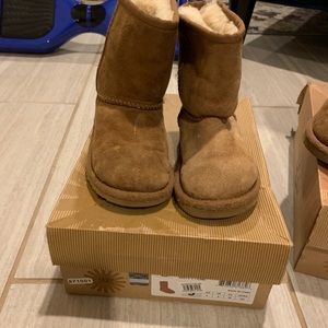 Ugg Classic toddler boot